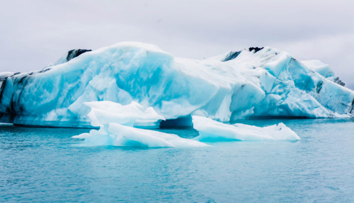 islaendischen-gletscher-und-glacier-lagoon-istock_000060067432_large-2