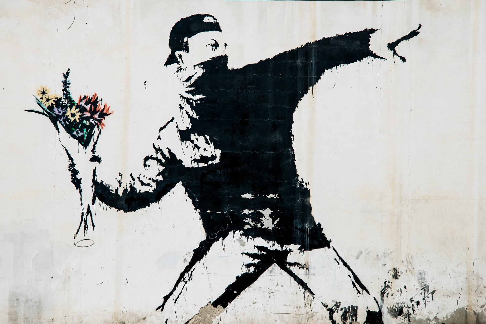 Бэнкси купить. Картины граффити Бэнкси. Бэнкси Flower Thrower. Метатель цветов Бэнкси. Rage, Flower Thrower Бэнкси.