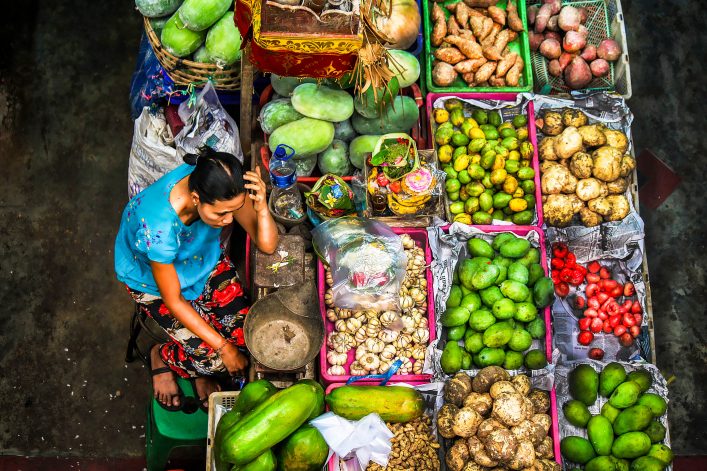 szene-am-pasar-badung-bali-indonesien-istock_000068751515_large-editorial-only-didoi-2