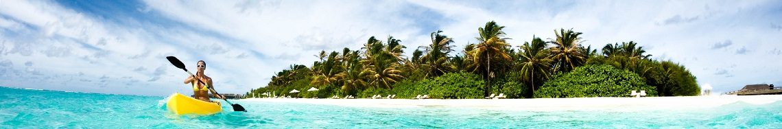 Malediven-Girl-Kayak-iStock_000018051548_Large-2