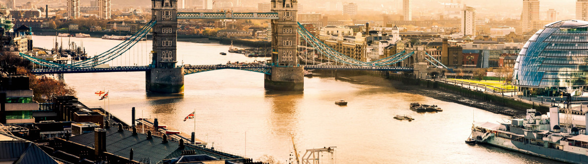 aerial-view-of-tower-bridgeand-city-hall-in-london-istock_000019380154_large-2