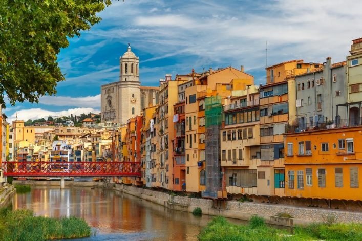 girona-an-der-costa-brava_katalonien_spanien_shutterstock_379753051-1