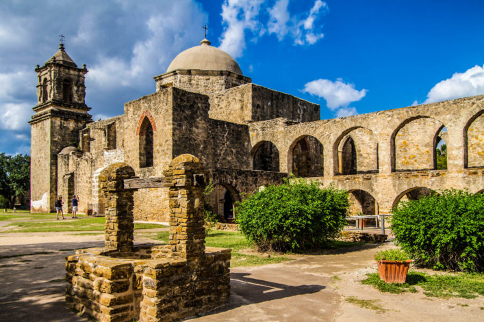 mission-san-jose-san-antonio-texas-usa-istock_000044351710_large-2