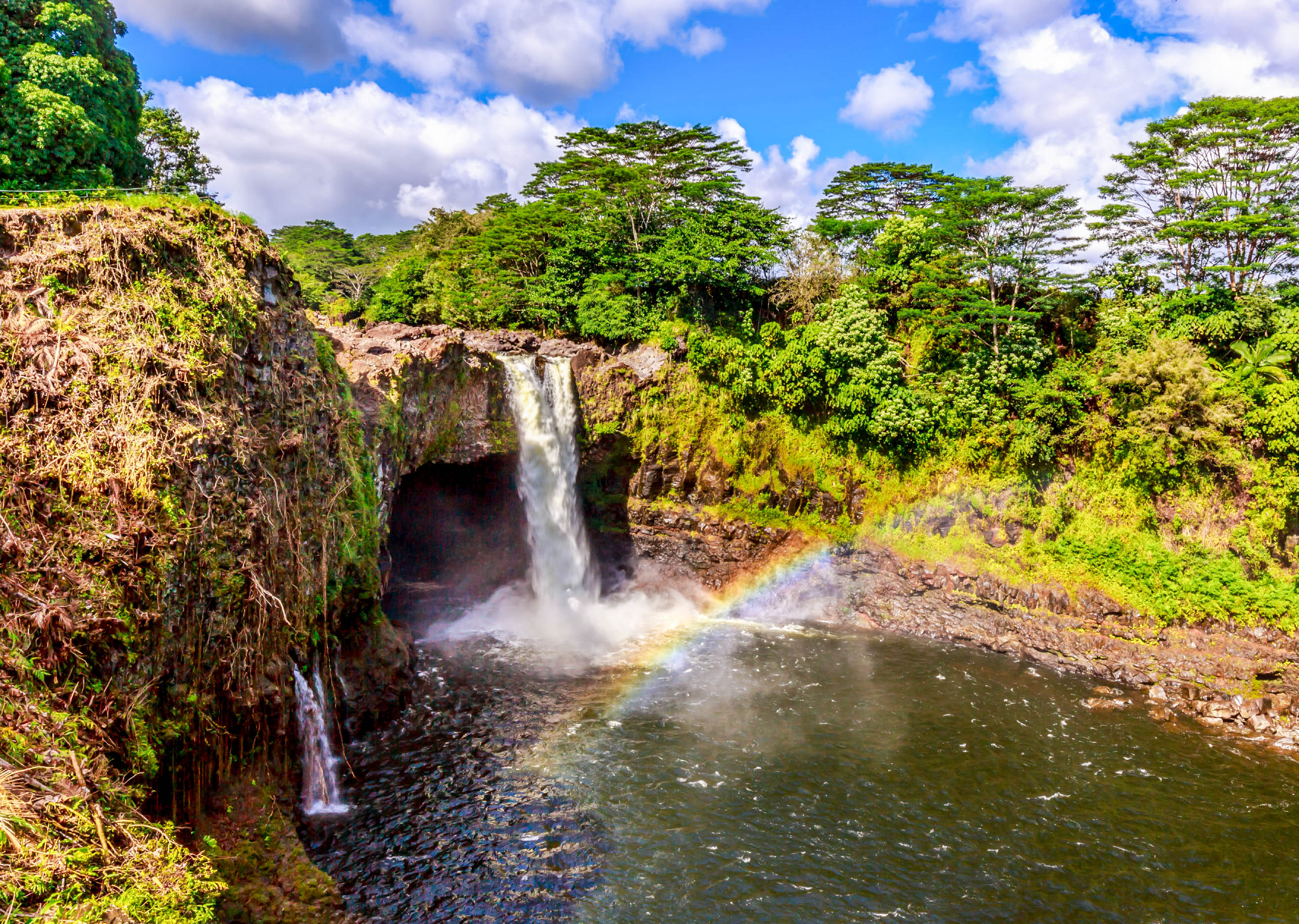 Orte auf Hawaii, Wasserfall, Regenbogen, Rainbow Falls