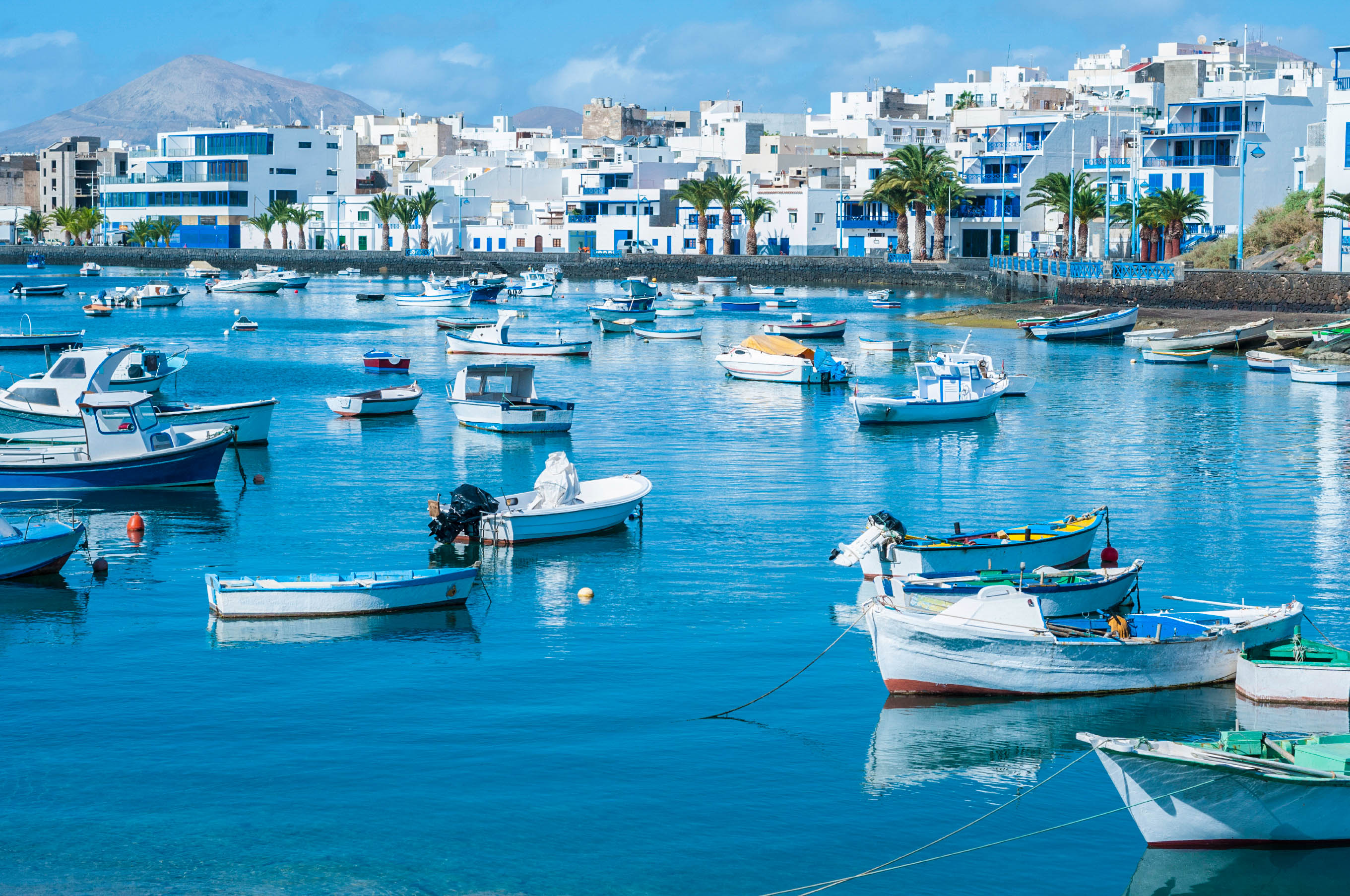 Lanzarote Boat iStock_000022961222_Large-2