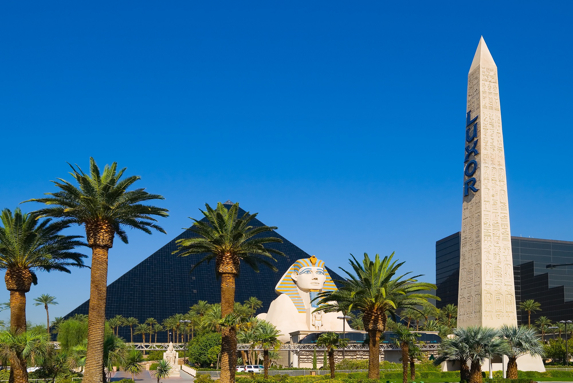 luxor hotel and casino things to see