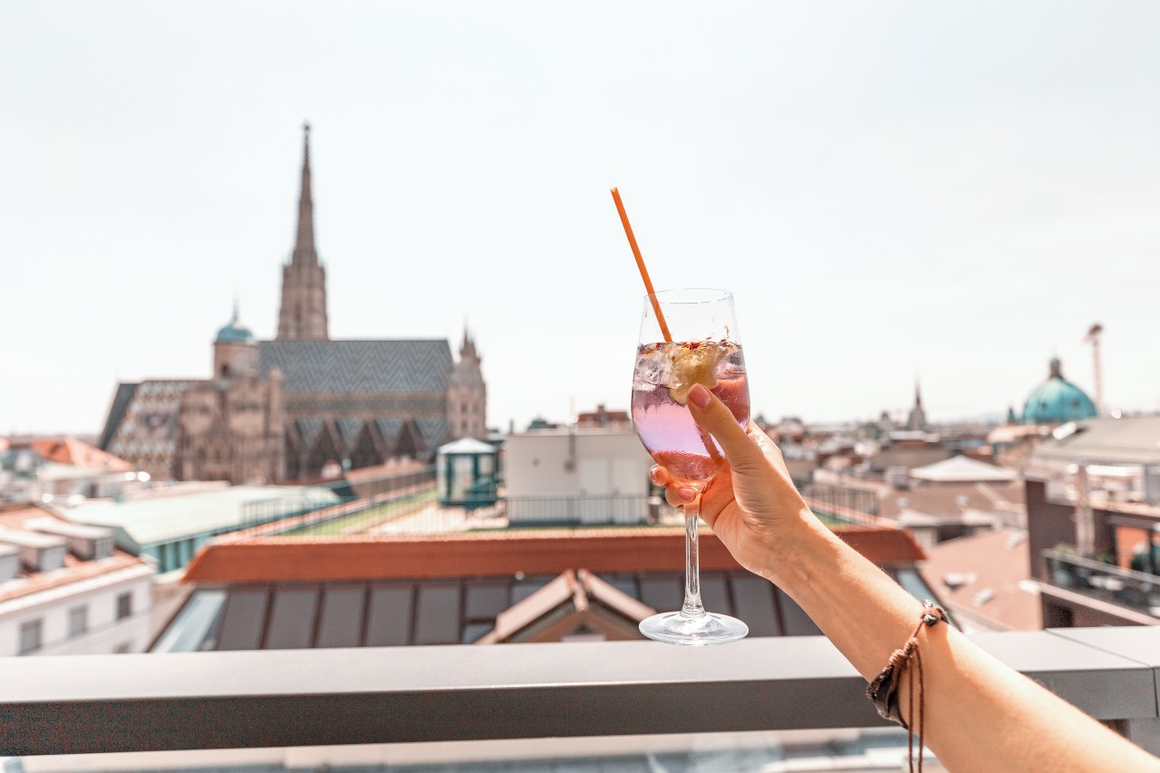 Top 10 der schönsten Rooftop Bars in Wien 🍹 Drink & View