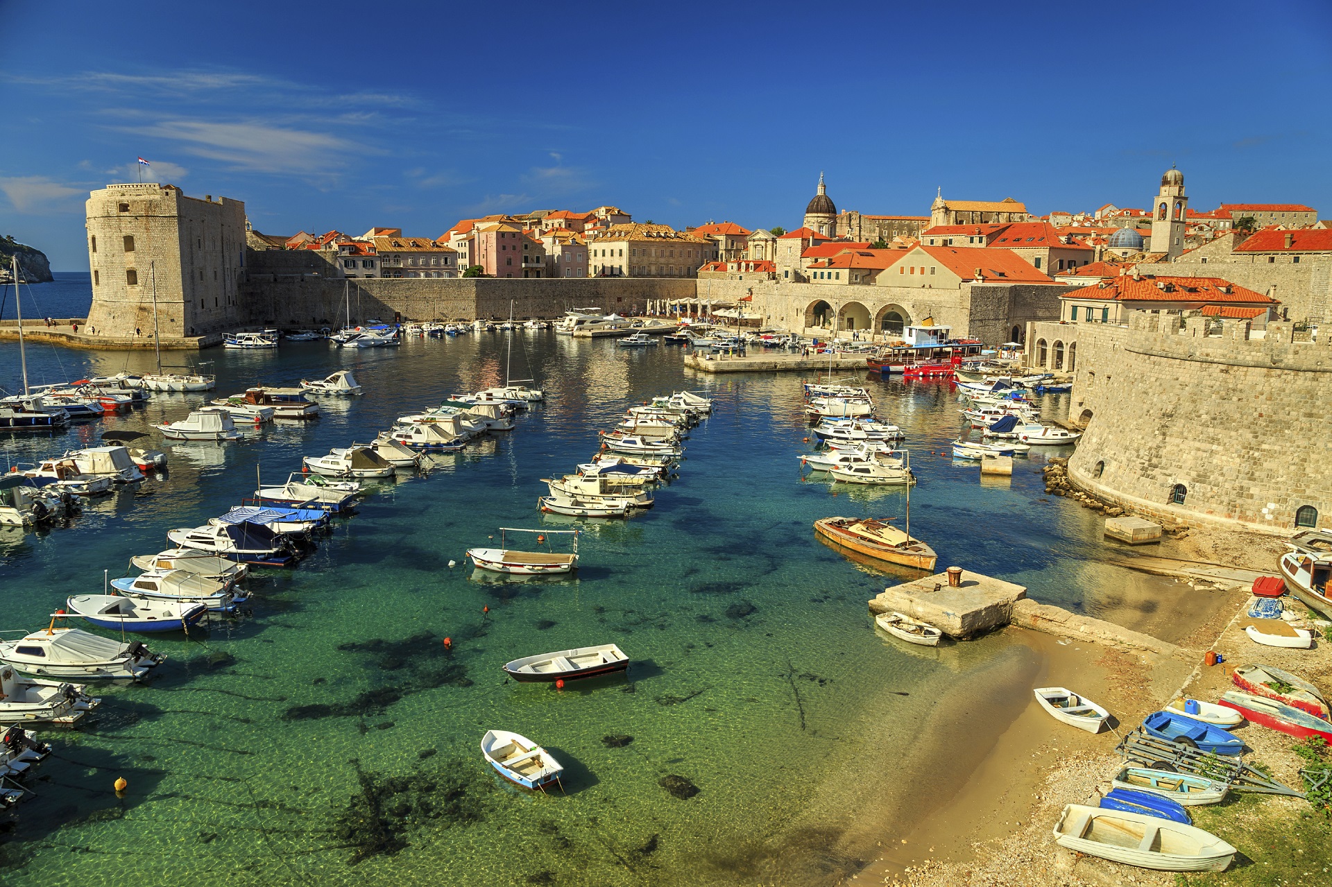 Kleine Boote am Hafen von Dubrovnik.