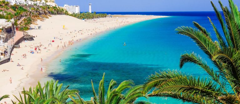 The-beach-Playa-de-Morro-Jable-Fuerteventura-Spain-iStock-624437738_1920x1280