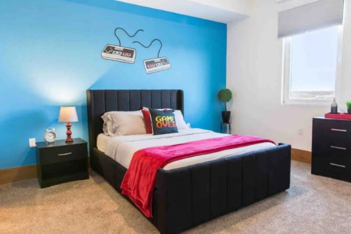 UG-Airbnb_Super-Mario-USA2