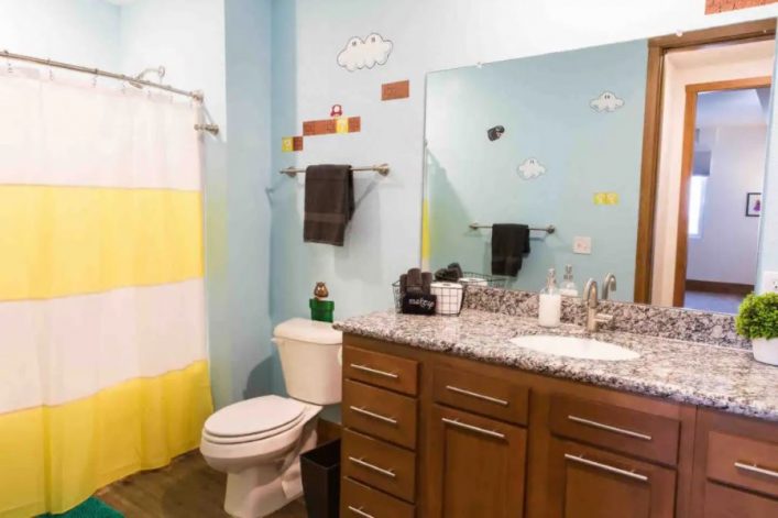UG-Airbnb_Super-Mario-USA5