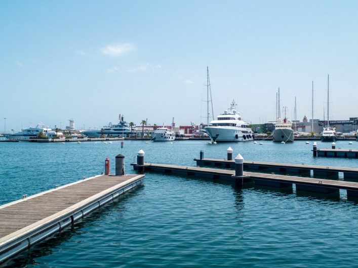 Die Strand Promenade von Valencia in Spanien