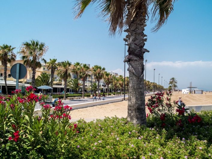 Die Strand Promenade von Valencia in Spanien