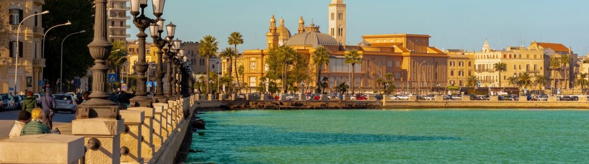 Hafen von Bari in Apulien