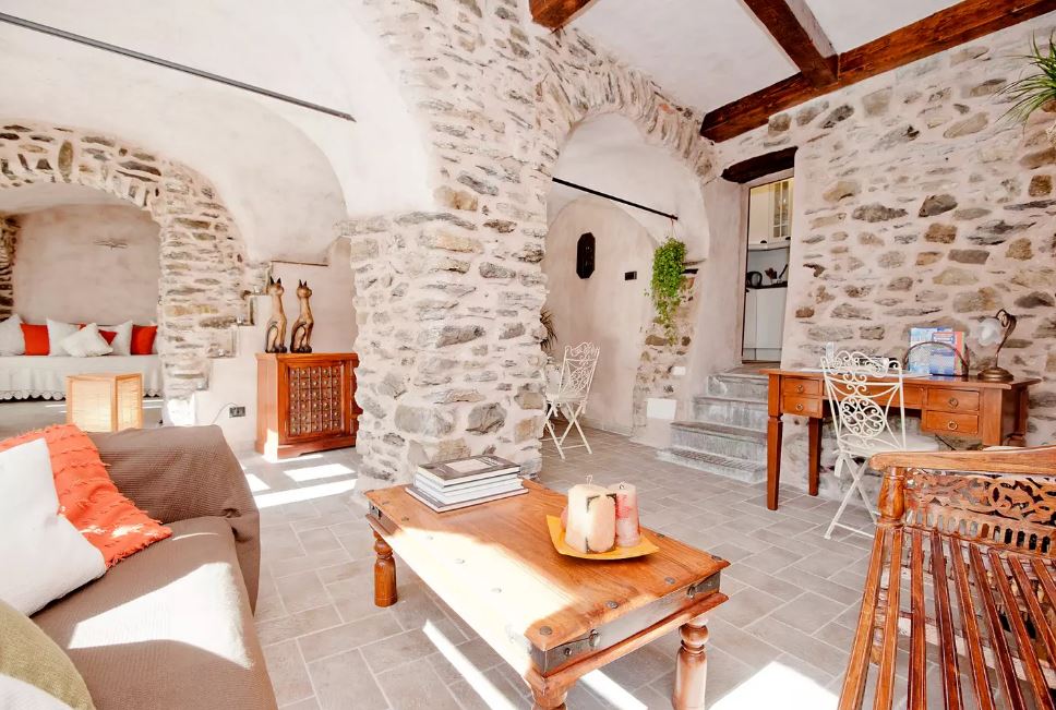 Dieses Steinhaus ist nur wenige Kilometer von den wunderschönen Cinque Terre entfernt.