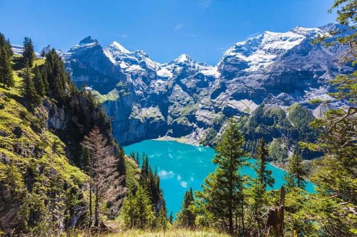 Der Oeschinensee in der Schweiz