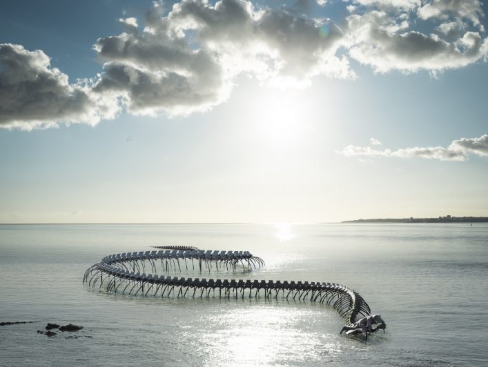 Huang Yong Ping, Serpent d’océan, Saint-Brévin-les-Pins (France), oeuvre du parcours Estuaire Nantes__Saint-Nazaire © Franck Tomps _ LVAN