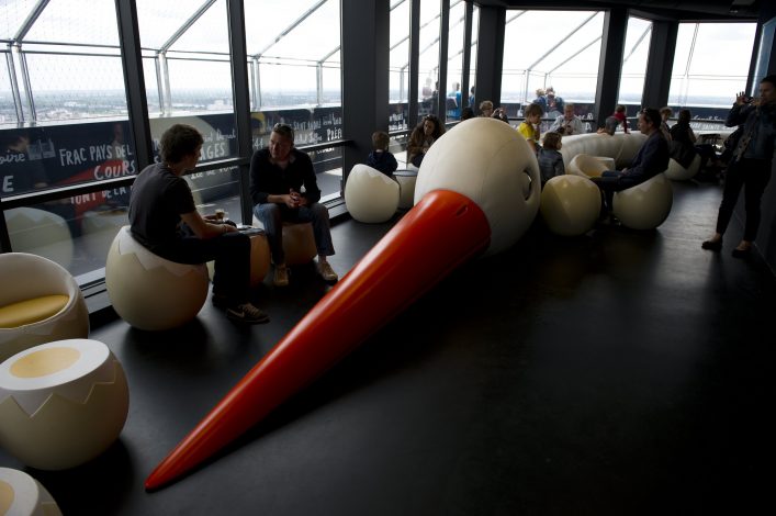 Jean Jullien, Le Nid, Tour Bretagne – Nantes, création pérenne Le Voyage à Nantes 2012 © Marc Domage_LVAN