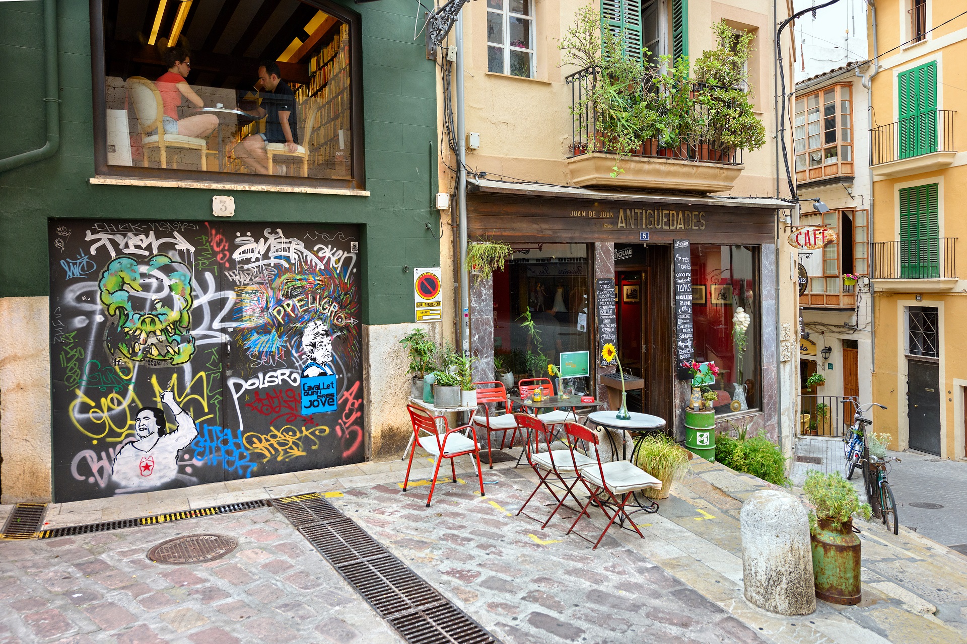 Ein kleines Café in Santa Catalina, einem urbanen Szeneviertel in Palma de Mallorca.