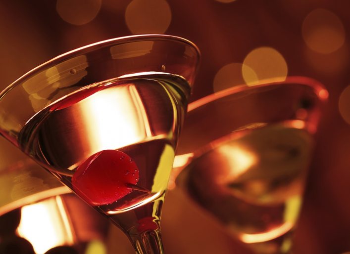 Cocktailgläser mit Martini