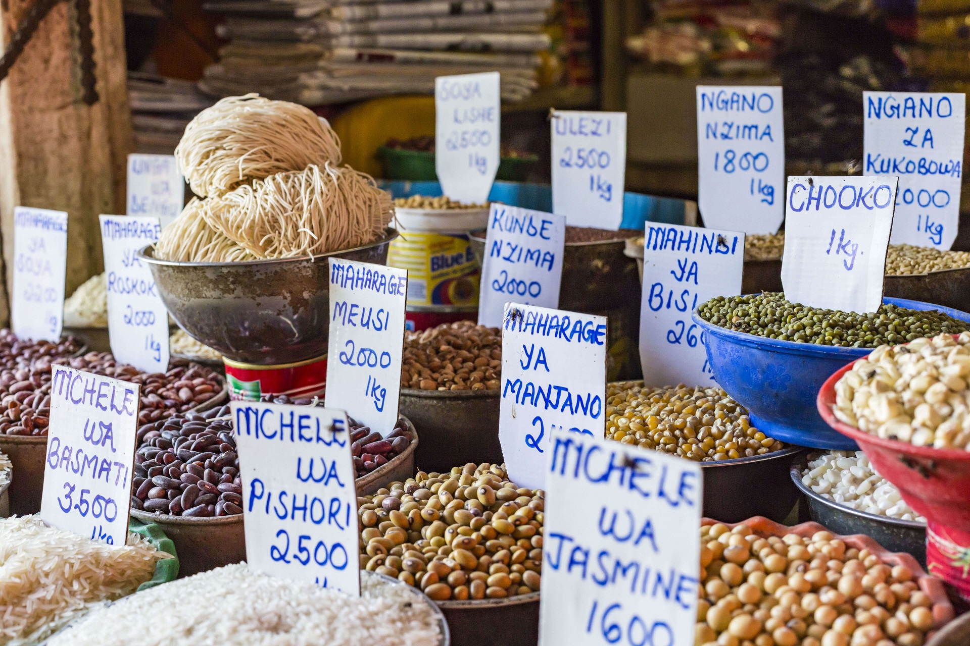 Auf den Märkten Sansibars gibt es viele Gewürze und mehr