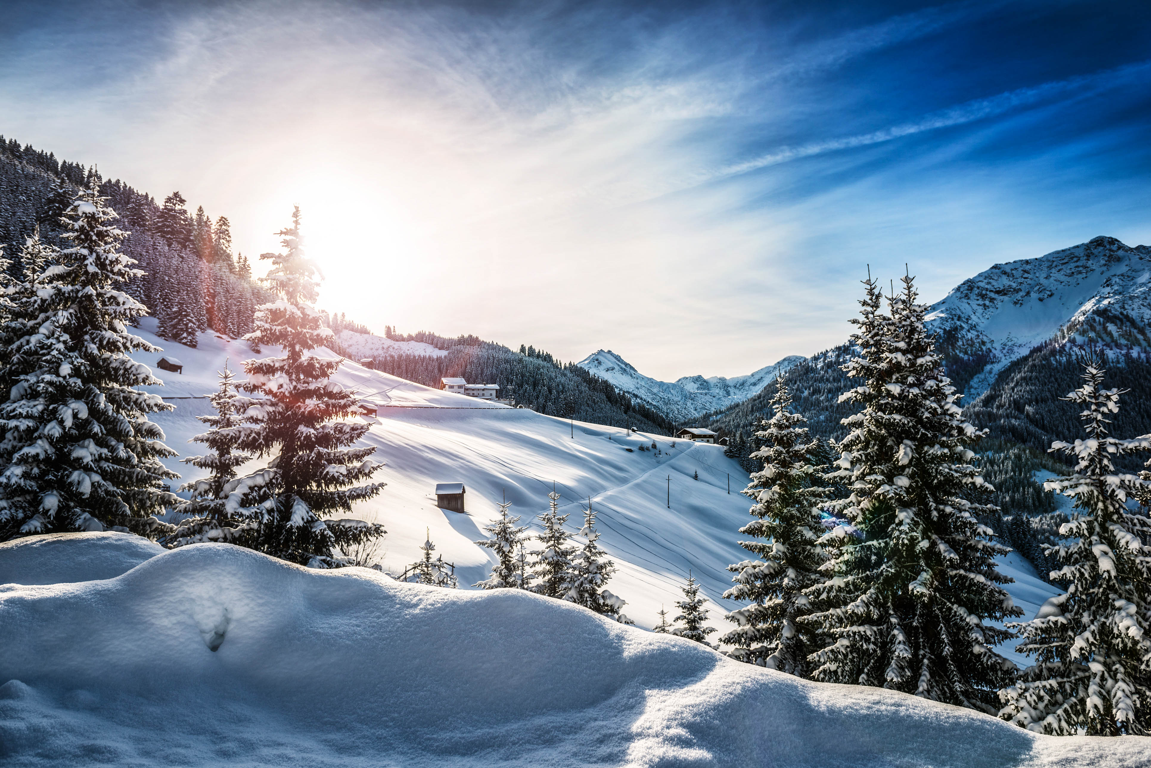 Skifahren und Schnee in Österreich.