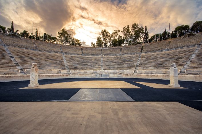 Marathonstrecken: Zieleinlauf ins Panathenaic Stadium Athen