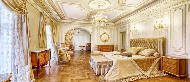 luxury-suite-bedroom_shutterstock_382990975-1