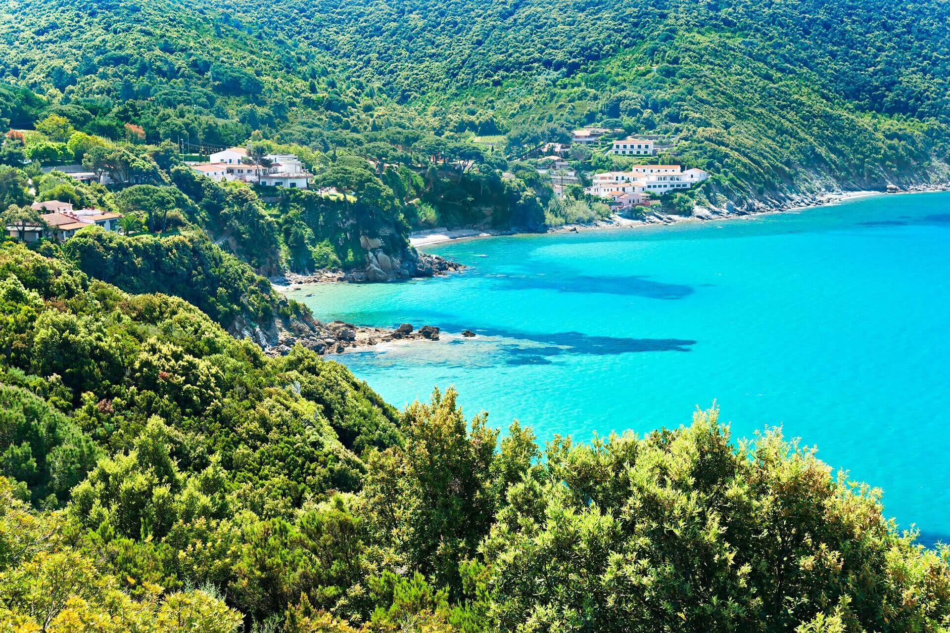 Die Strände von Elba bestechen mit ihrem klaren Wasser und tollen Küsten