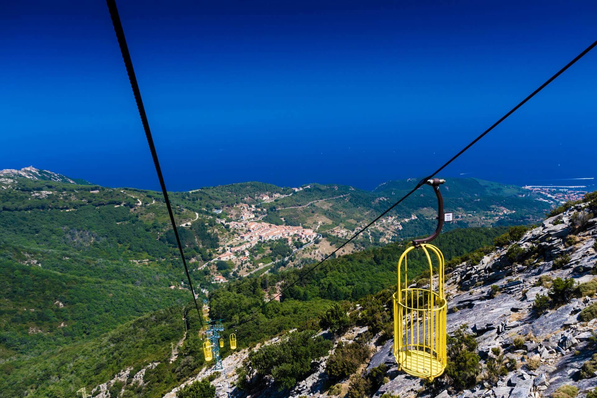 Die Kabelbahn auf den Berg von Elba ist ein echtes Highlight