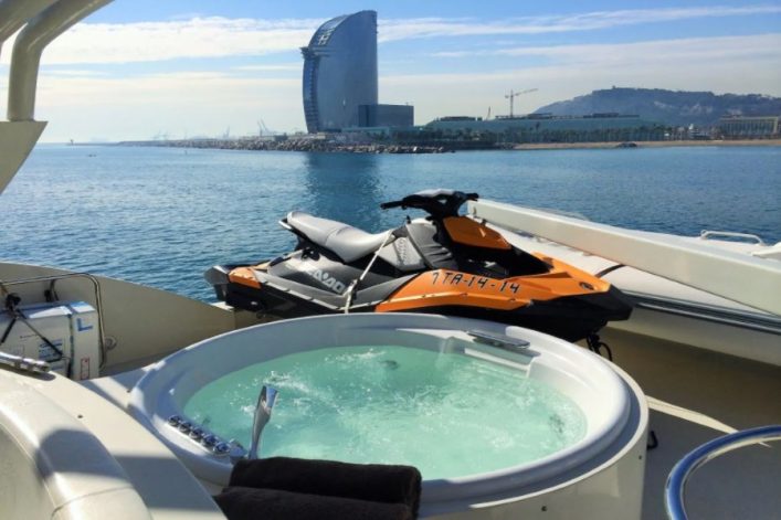 UG-Airbnb_Luxusyacht-Barcelona3