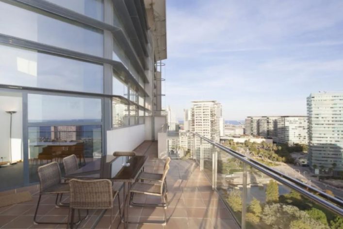 UG-Airbnb_Penthouse-Meerblick-Barcelona1