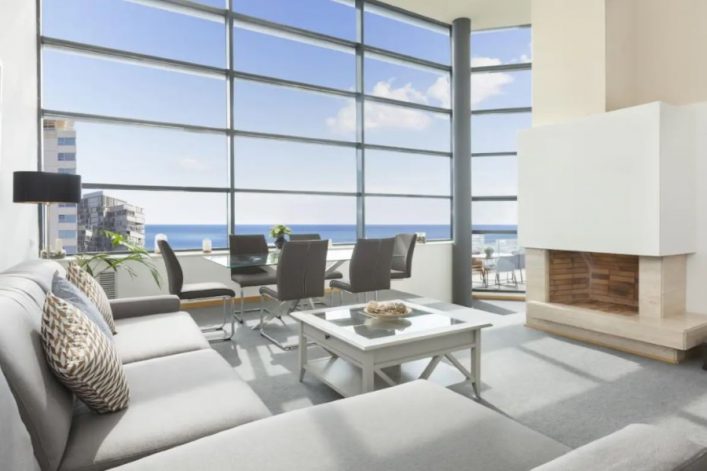 UG-Airbnb_Penthouse-Meerblick-Barcelona2
