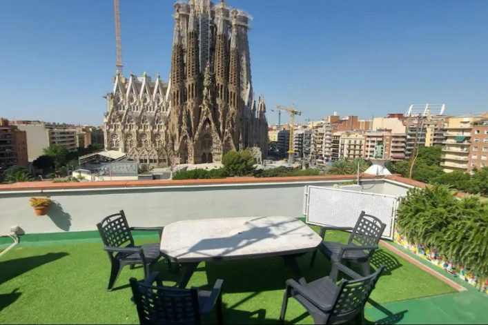UG-Airbnb_moderne-wohnung-sagrada1