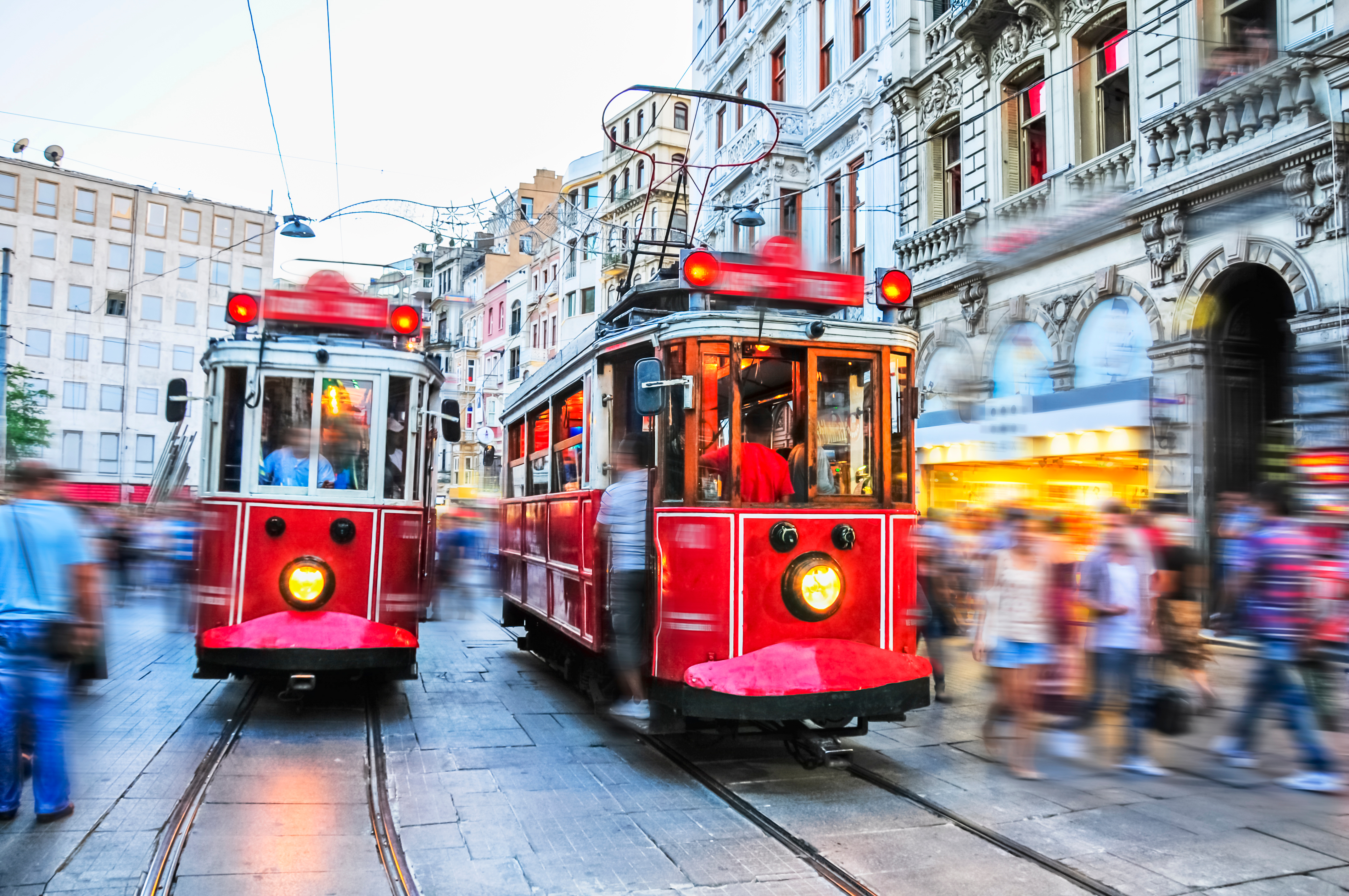 Истикляль. Улица Истикляль в Стамбуле. Трамвай на Истикляль в Стамбуле. Таксим Истикляль. Истикляль Бейоглу.