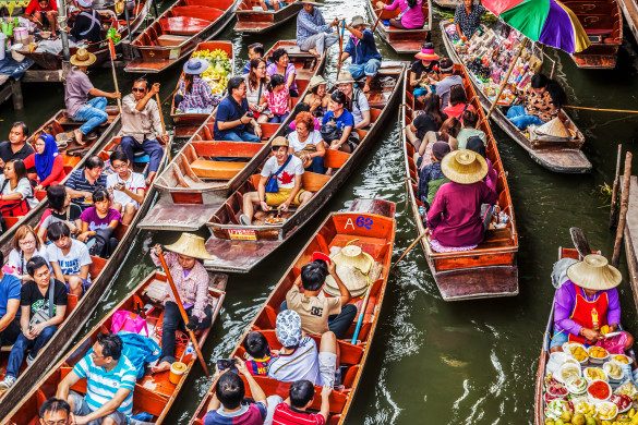 Schwimmende Märkte Thailand Touristen