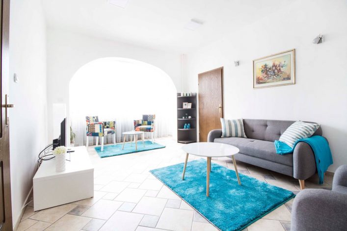 e7b14f44-b005-406a-bb1b-0af27f007245