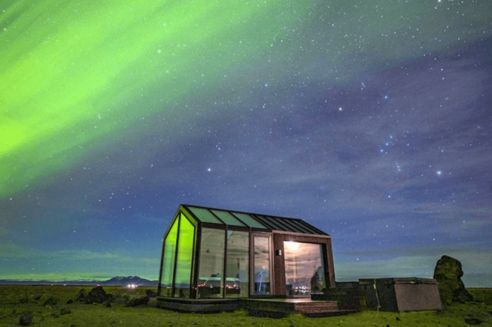 UG-Airbnb_island-glass-cottage-1