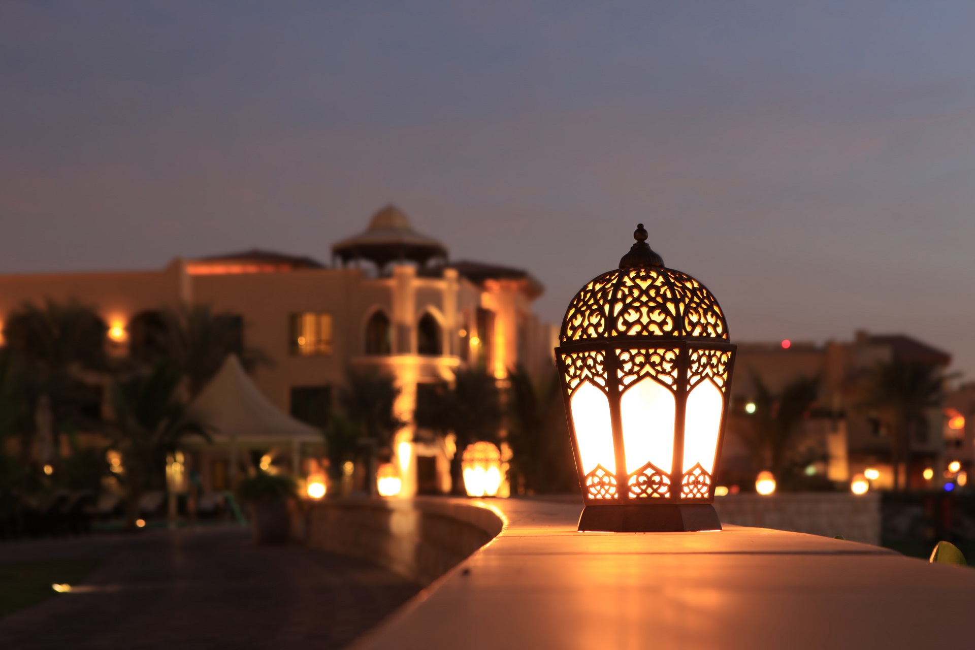 Ramadan in Dubai Was gibt es zu beachten? Urlaub in der Fastenzeit