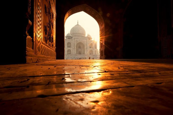 Taj-Mahal-in-Indien-iStock-462772825