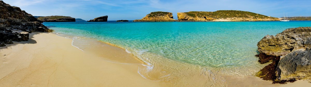 The-Blue-Lagoon-on-Comino-Island-Malta-Gozo-shutterstock_319708925
