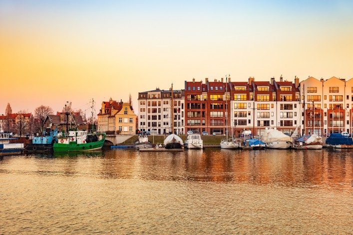marina-at-motlawa-river-at-sunrise-in-gdansk-poland._shutterstock_390830290