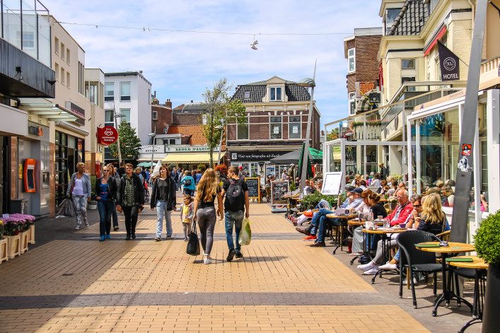 tourists-wakling-along-the-popular-shop-and-restaurant-street-kerkplein-zandvoort-shutterstock_347371424-editorial-only-nick_nick-2