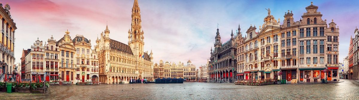 Brussels-Grand-Place-in-beautiful-summer-sunrise-Belgium-shutterstock_705616963-1