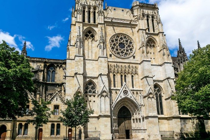 bordeaux-cathedral-shutterstock_233573980-2