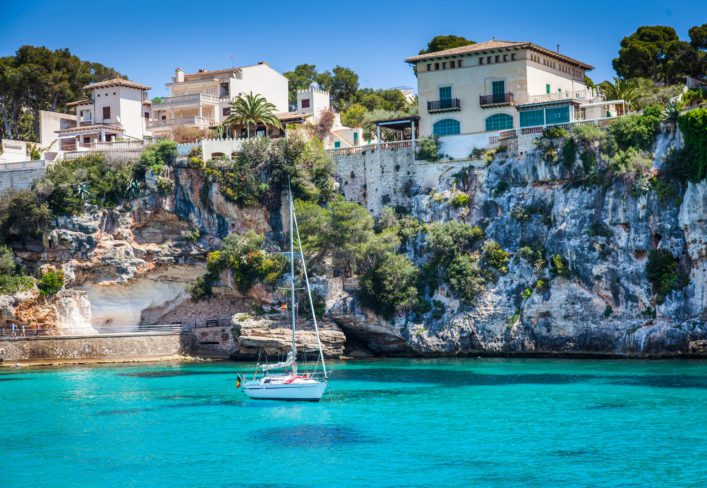 porto-cristo-majroca-spain-shutterstock_190202546-editorial-only-shaunwilkinson-2