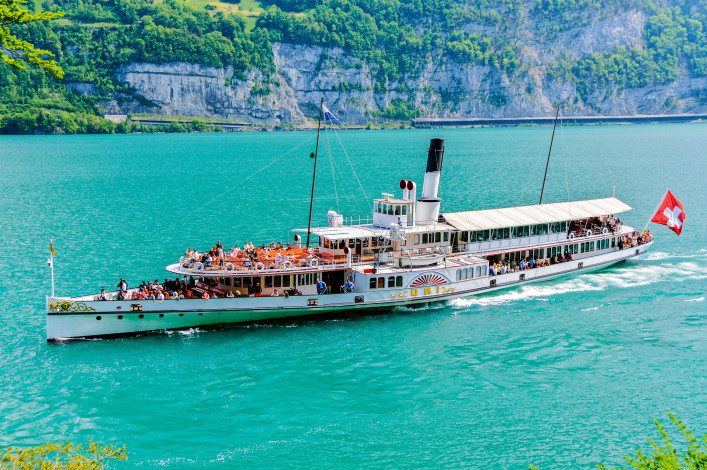 the-uri-steamboat-shutterstock_199442783-richard-cavalleri-2