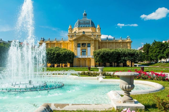 Kunstpavillon-Zagreb-shutterstock_342998387
