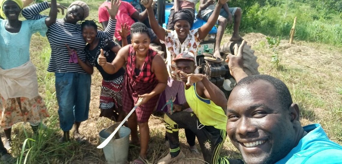 Locals vor Ort in Ghana - B'n'Tree