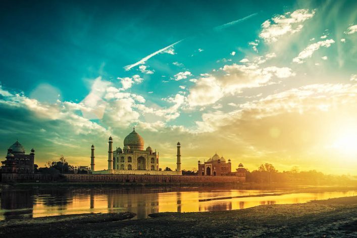 Taj-Mahal-iStock_000064101357_Large-2
